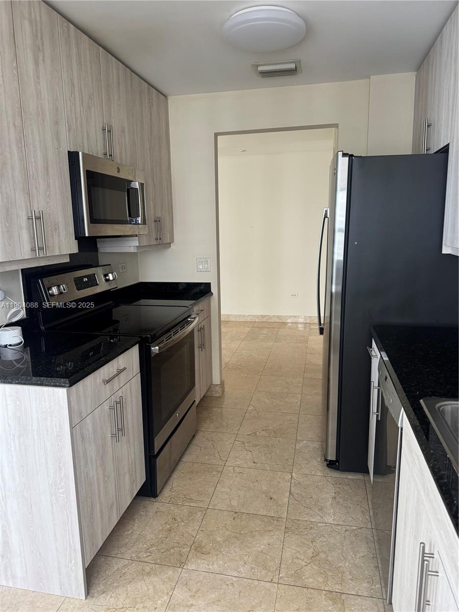 801 Brickell Key Blvd #1510, Miami FL 33131