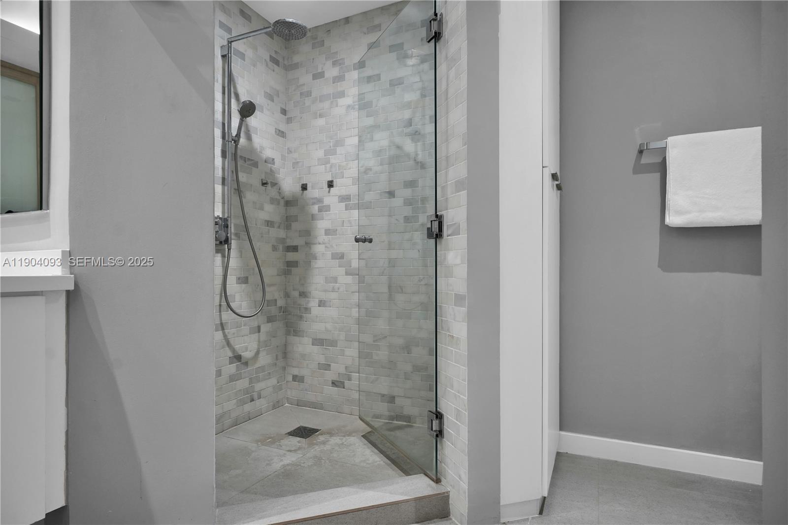 100 S Pointe Dr #909, Miami Beach FL 33139