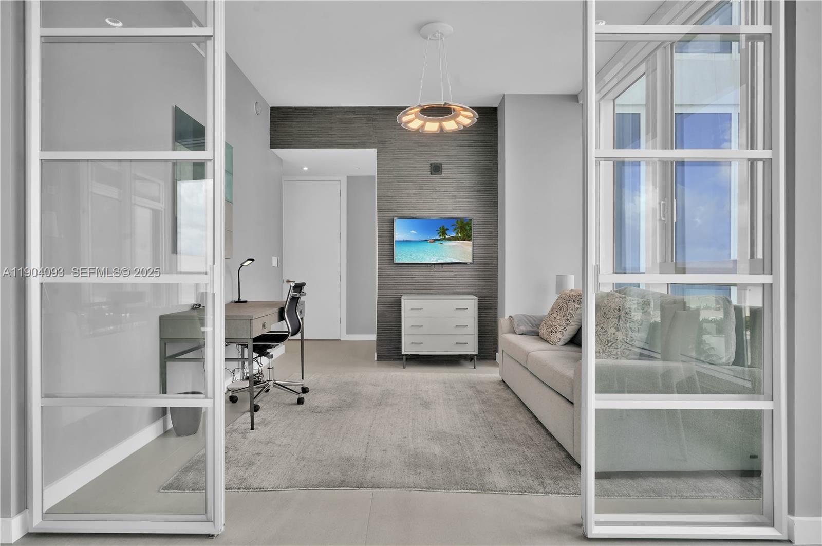 100 S Pointe Dr #909, Miami Beach FL 33139