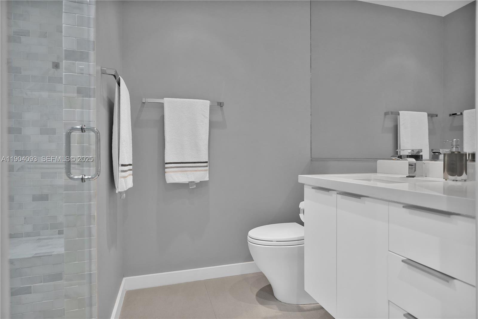 100 S Pointe Dr #909, Miami Beach FL 33139