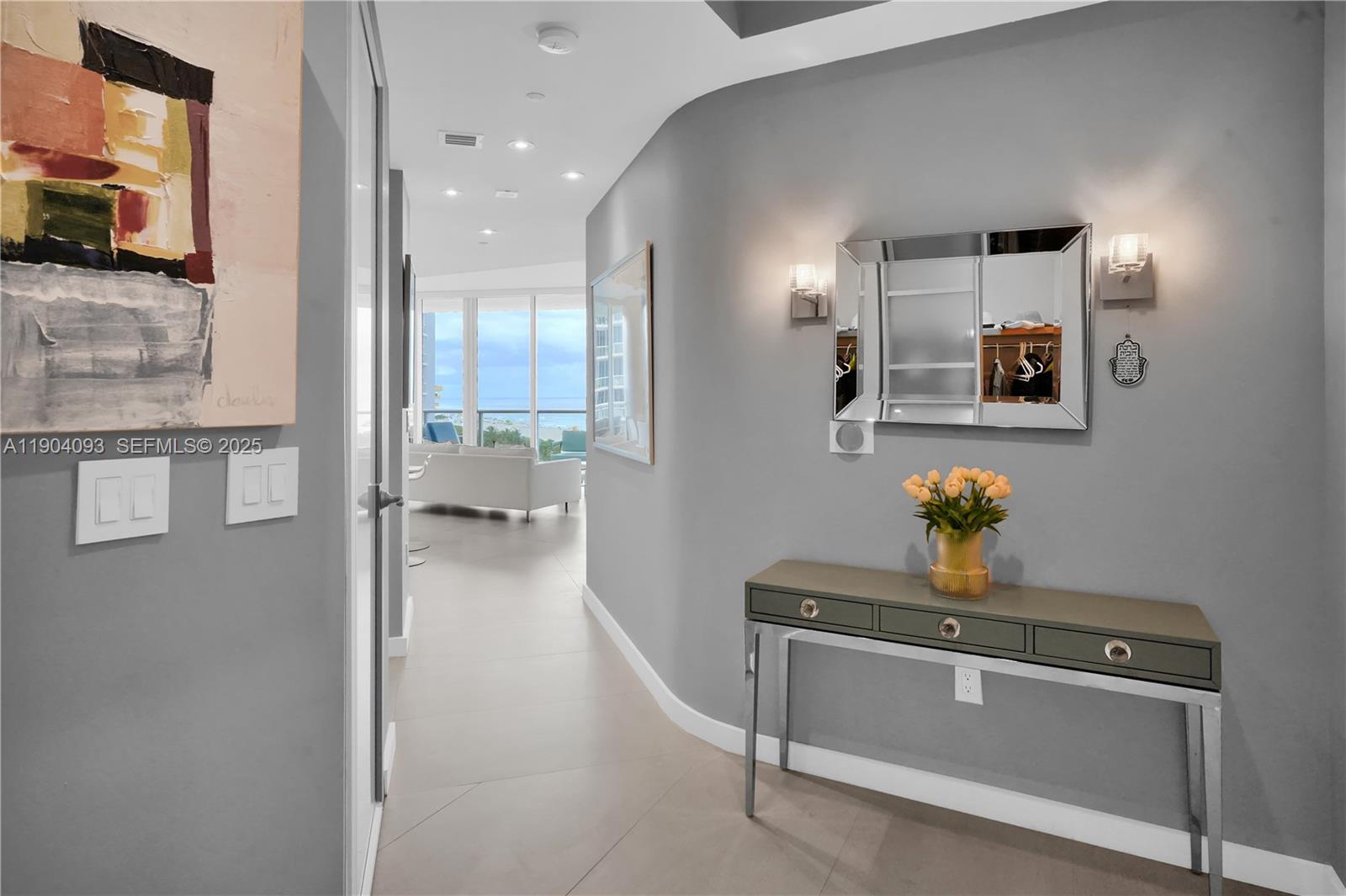 100 S Pointe Dr #909, Miami Beach FL 33139