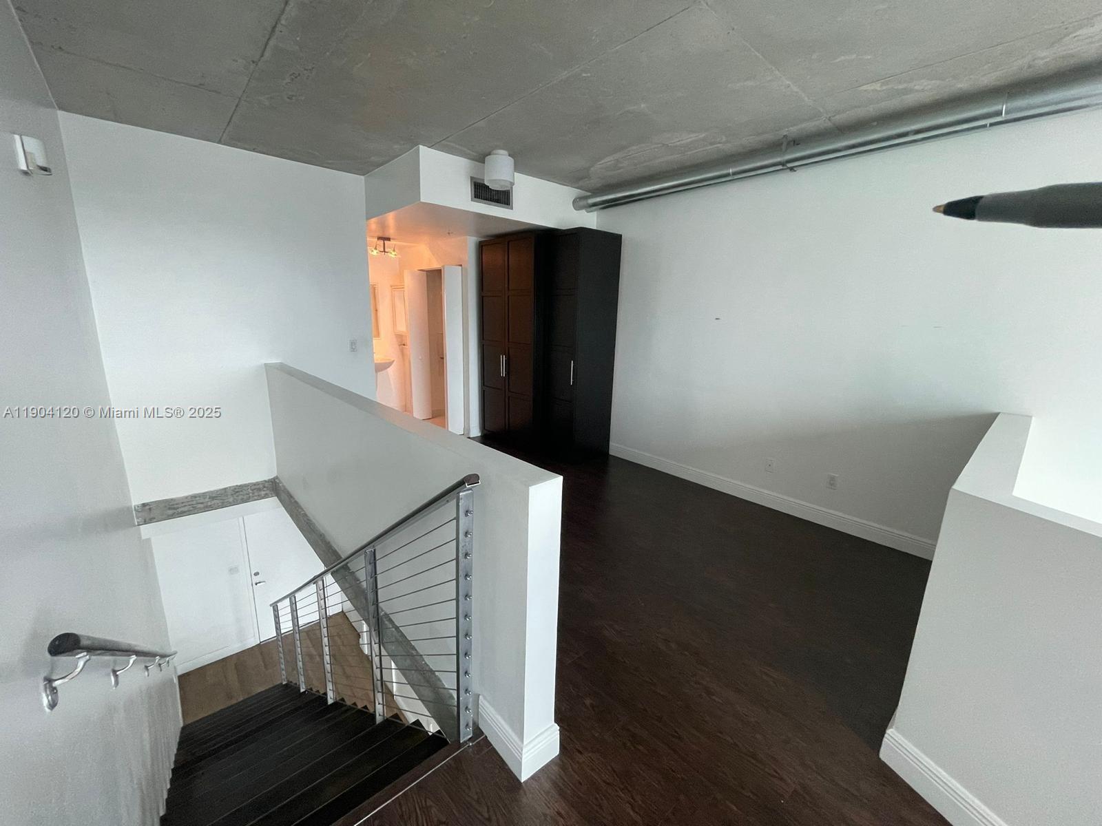 690 SW 1 CT #1211, Miami FL 33130