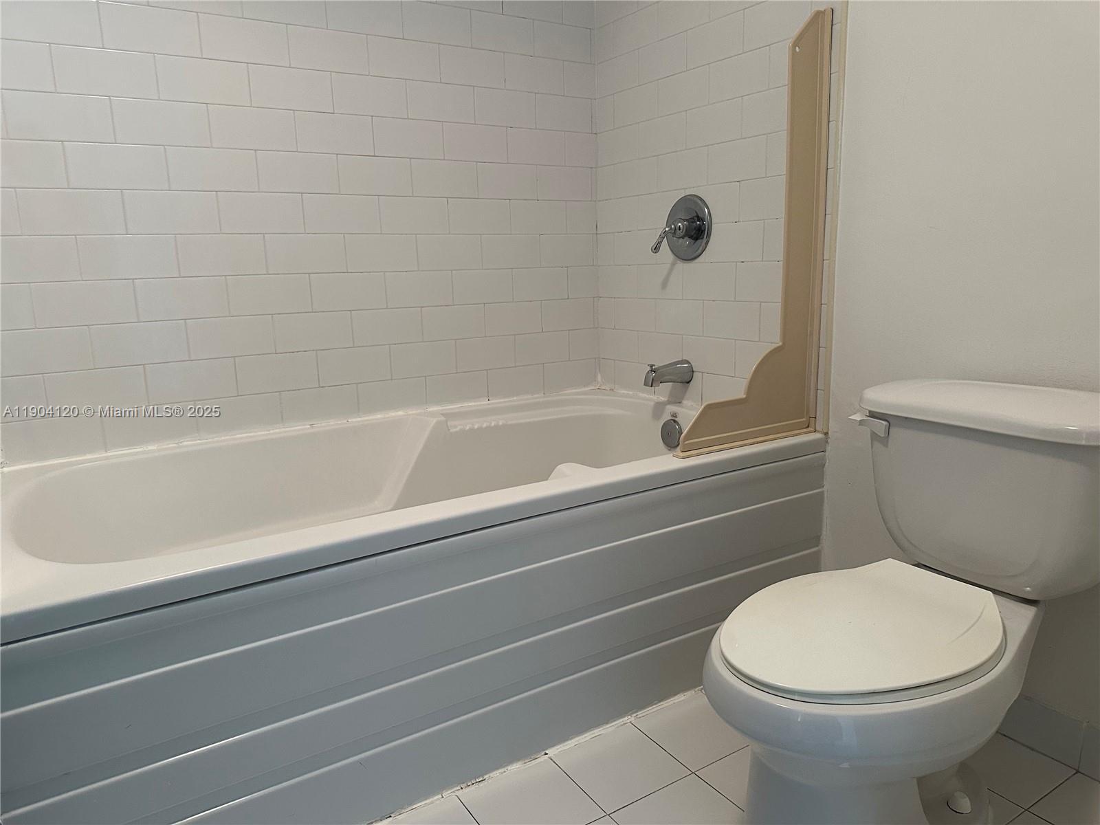 690 SW 1 CT #1211, Miami FL 33130