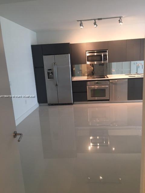 31 SE 6th St #604, Miami FL 33131