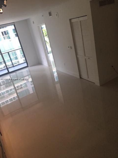 31 SE 6th St #604, Miami FL 33131