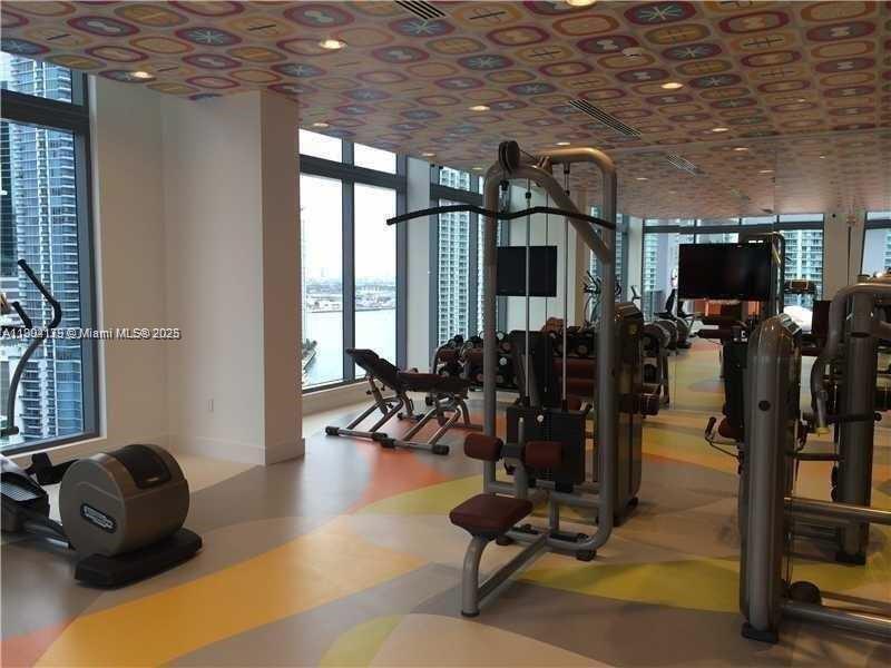 31 SE 6th St #604, Miami FL 33131