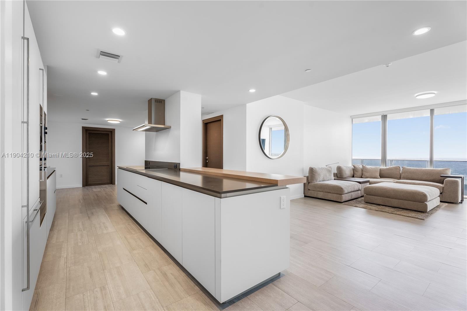 1000 Brickell Plz #4806, Miami FL 33131