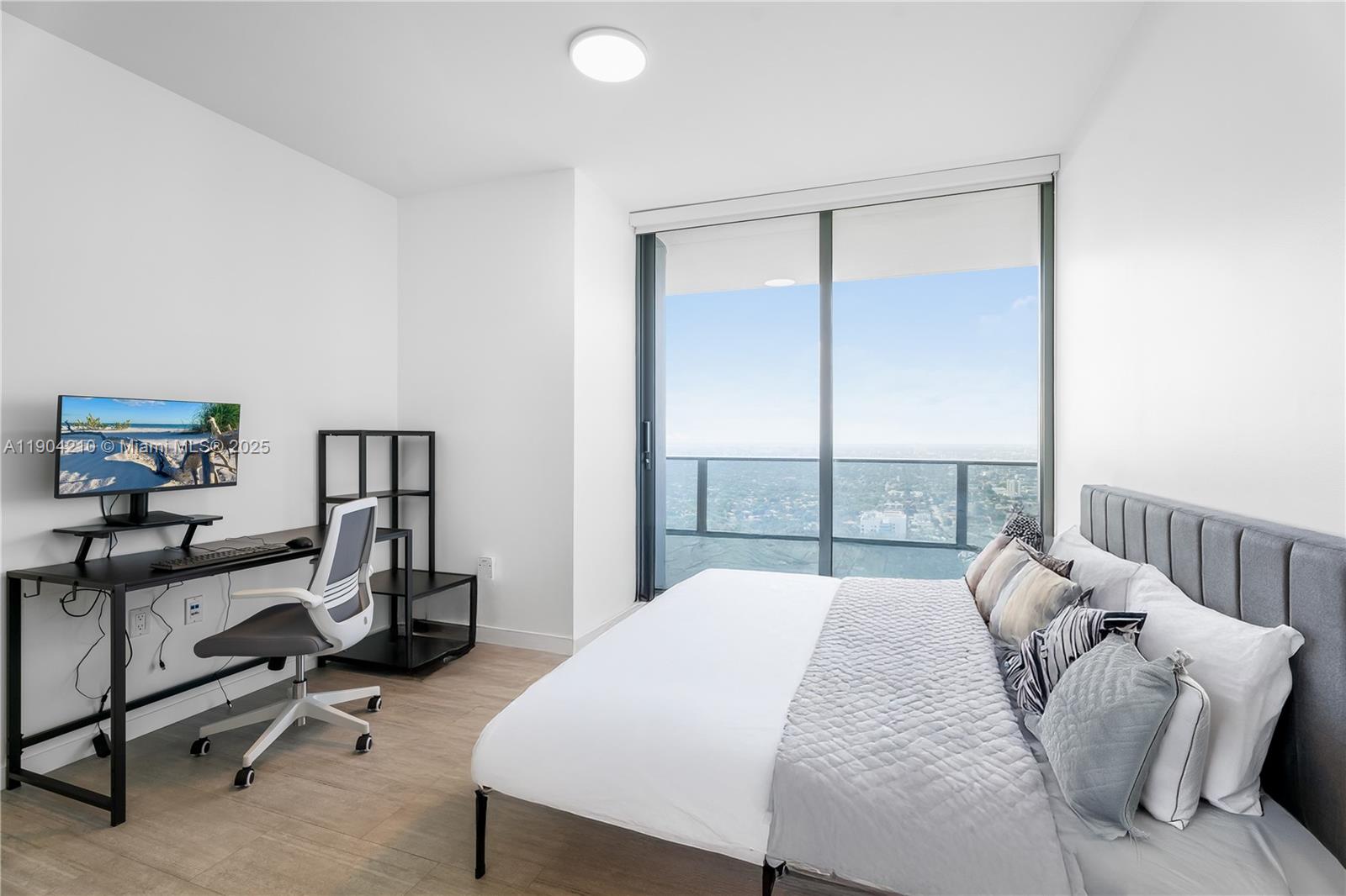 1000 Brickell Plz #4806, Miami FL 33131