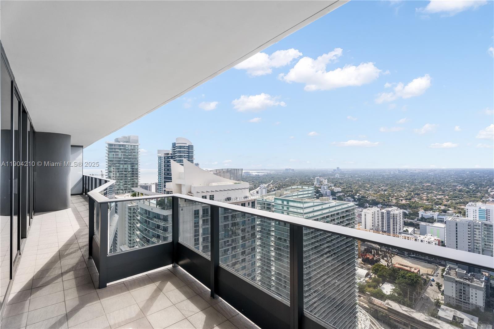 1000 Brickell Plz #4806, Miami FL 33131
