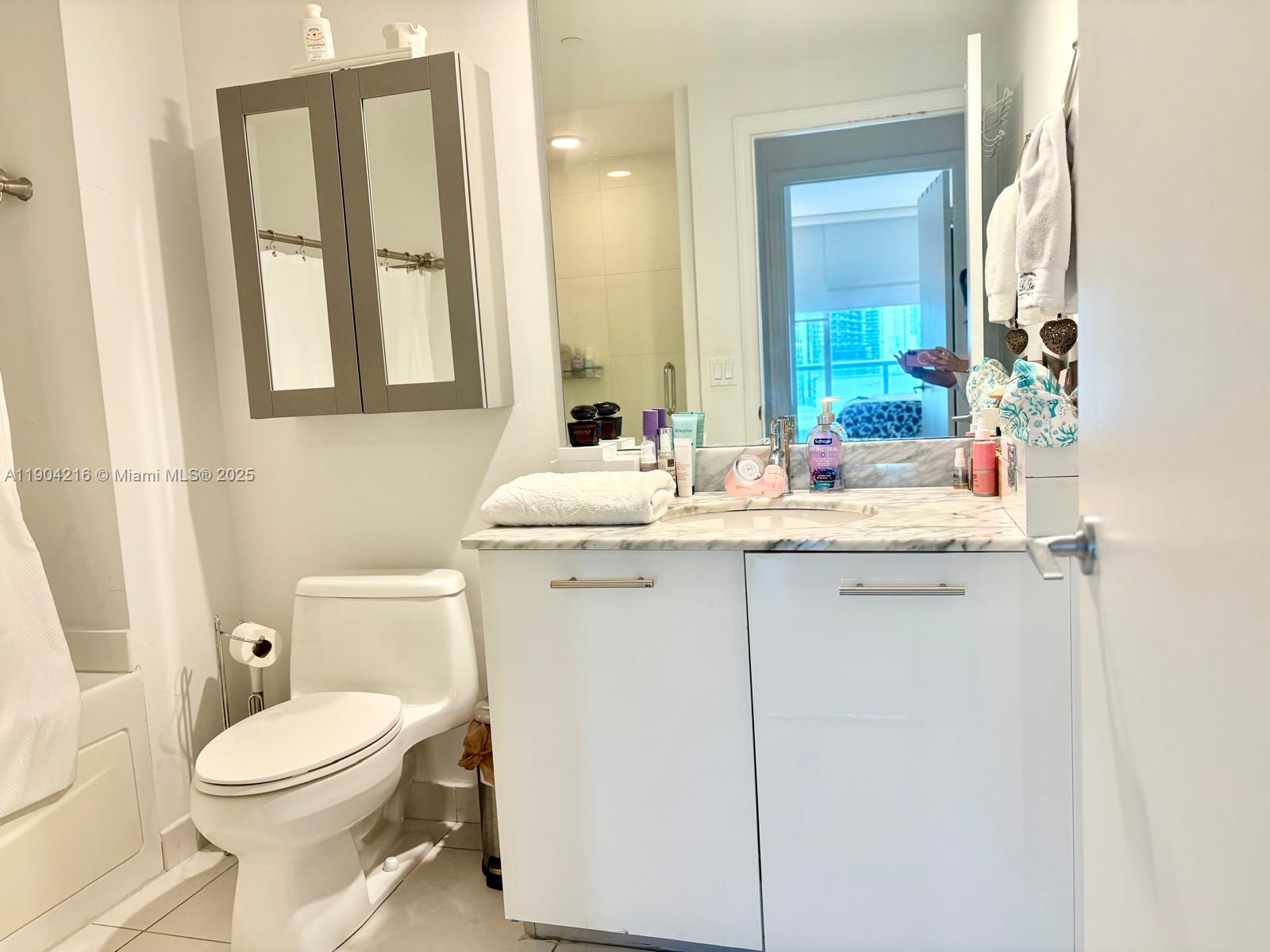 55 SE 6th St #1706, Miami FL 33131