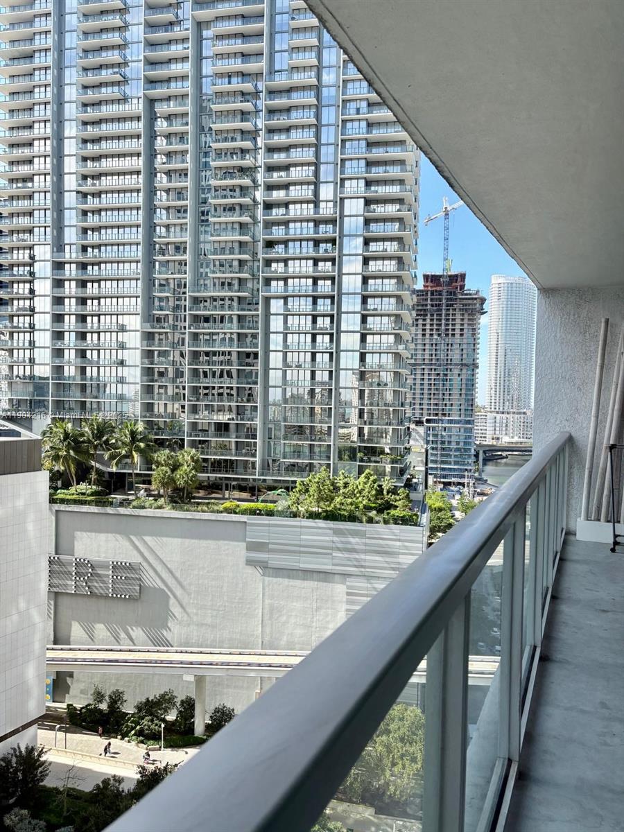 55 SE 6th St #1706, Miami FL 33131