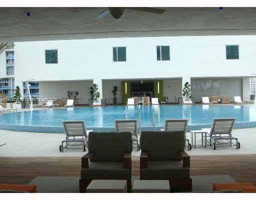 55 SE 6th St #1706, Miami FL 33131
