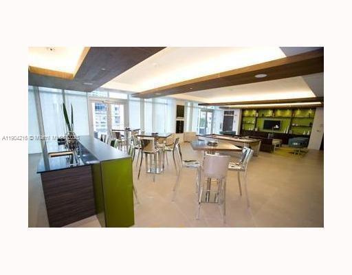 55 SE 6th St #1706, Miami FL 33131