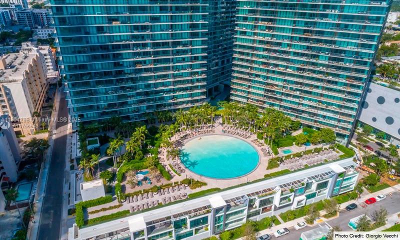 650 NE 32nd St #PH5201, Miami FL 33137