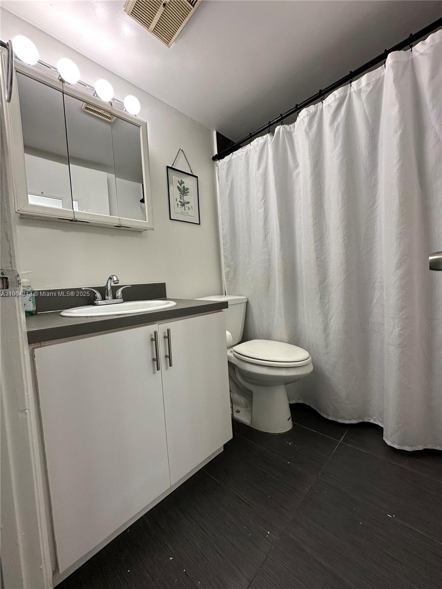 1720 NW N River Dr #305, Miami FL 33125