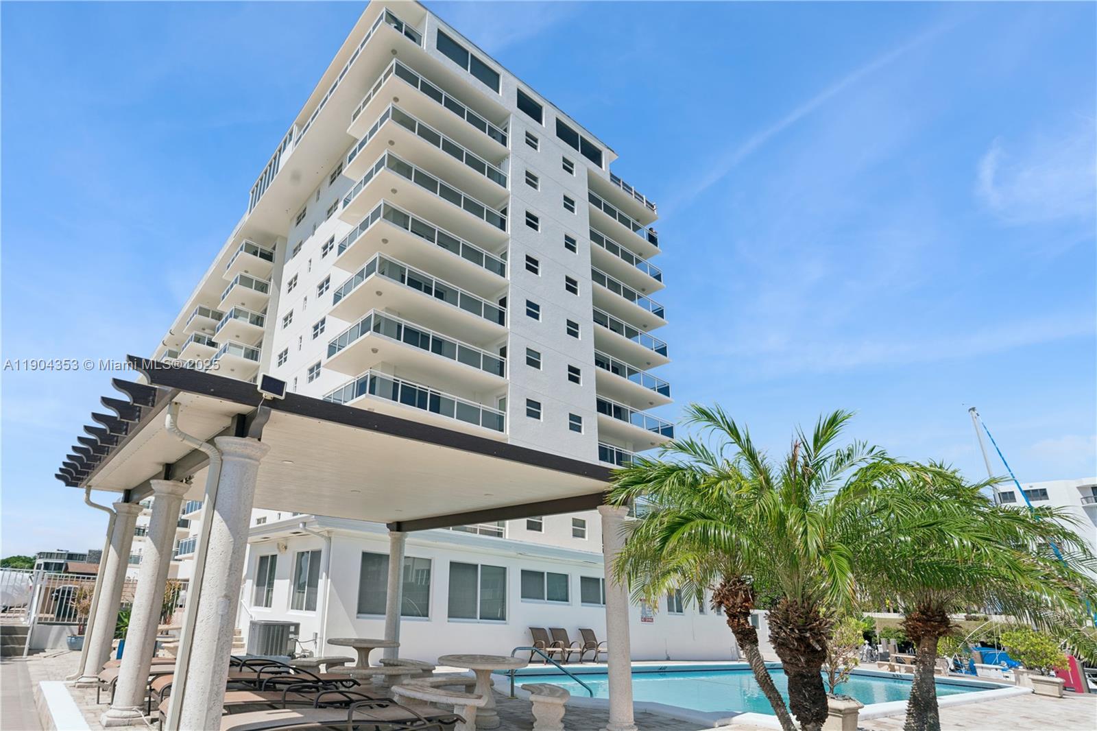 1160 Hillsboro Mile #901, Hillsboro Beach FL 33062