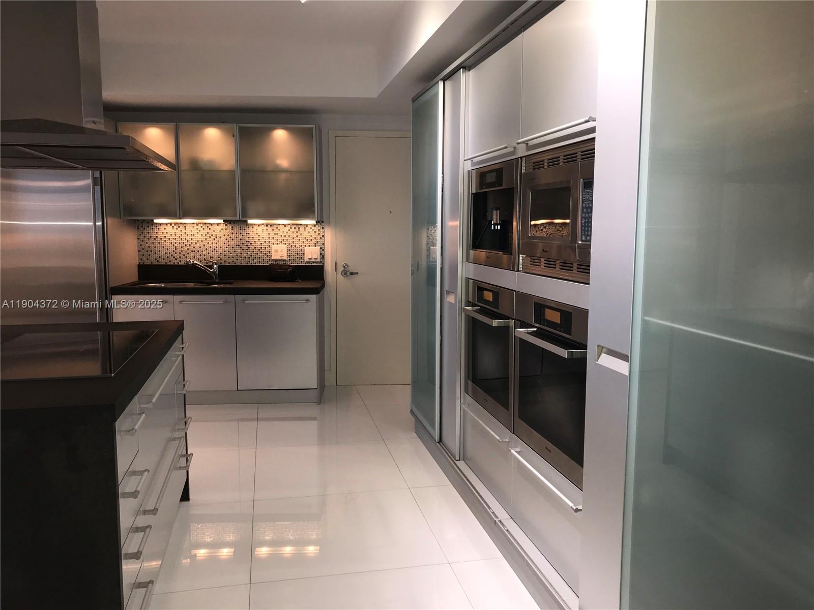 18201 Collins Ave #5104, Sunny Isles Beach FL 33160