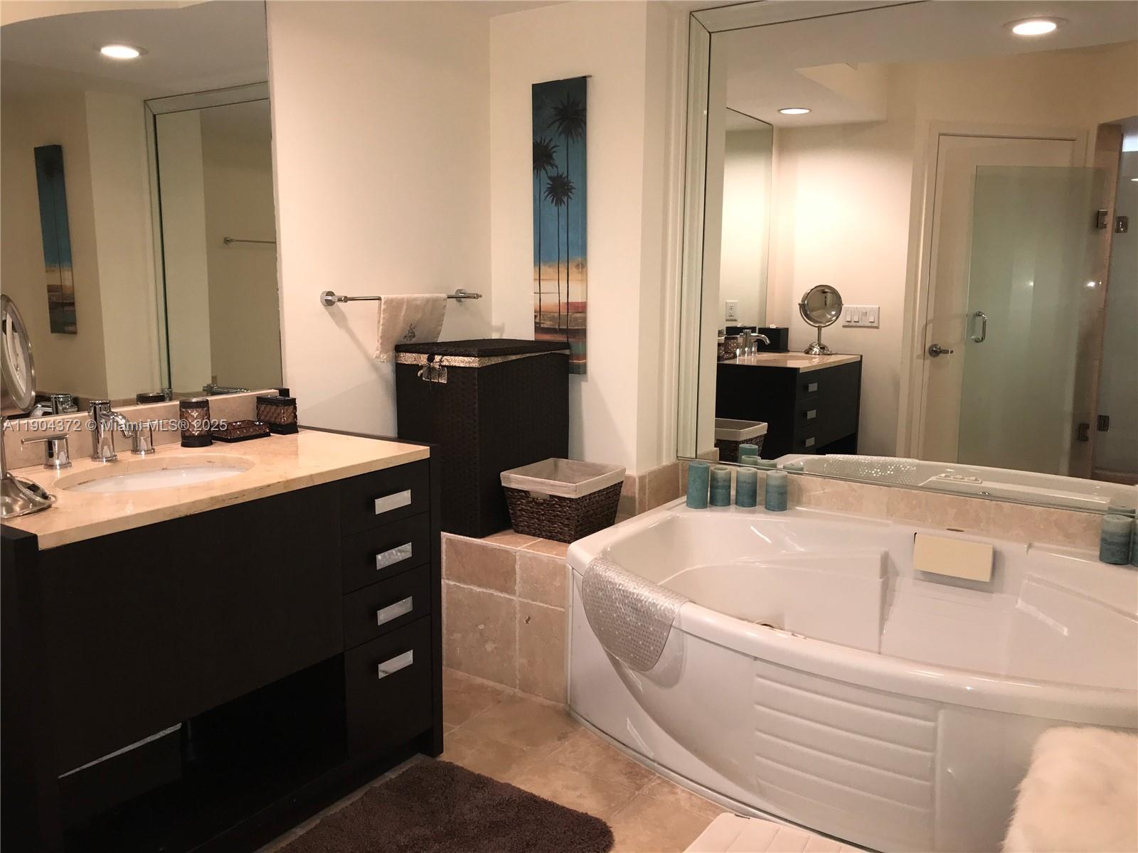 18201 Collins Ave #5104, Sunny Isles Beach FL 33160