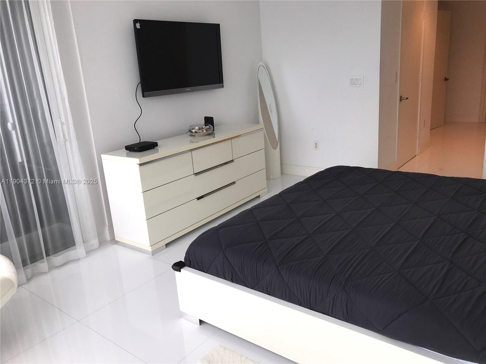 18201 Collins Ave #5104, Sunny Isles Beach FL 33160