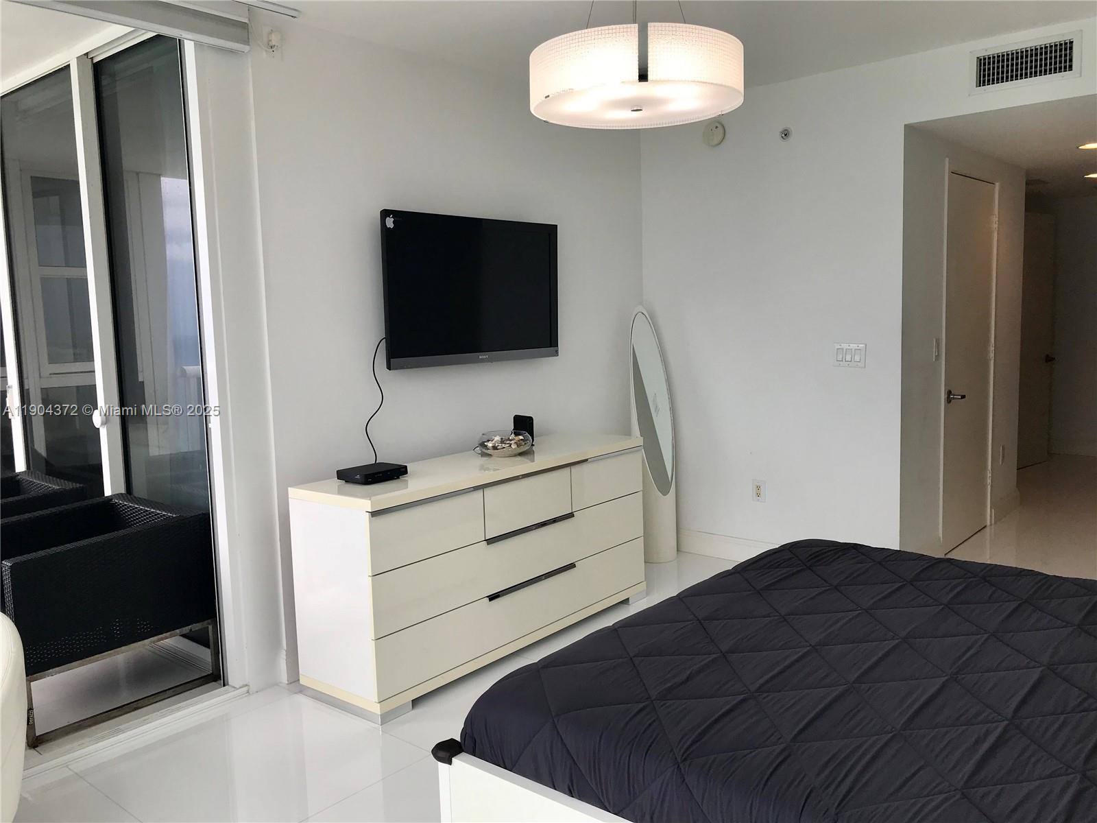 18201 Collins Ave #5104, Sunny Isles Beach FL 33160