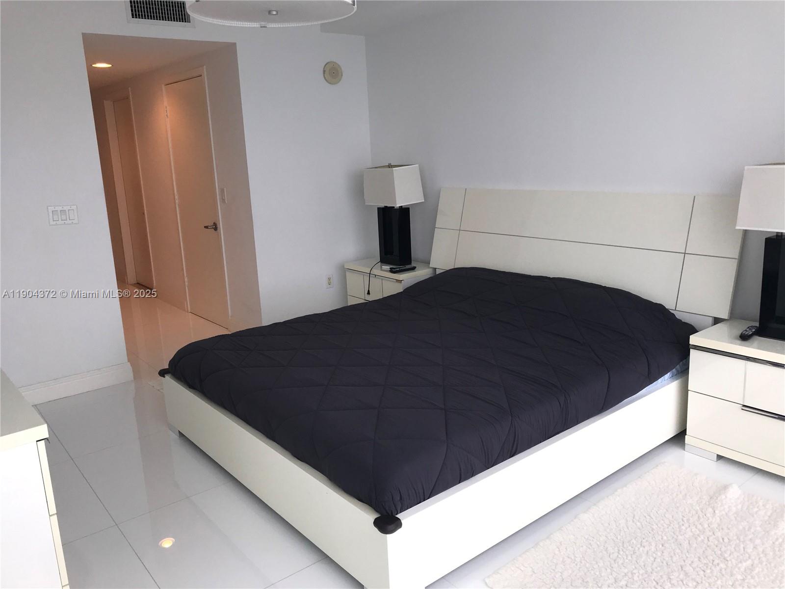 18201 Collins Ave #5104, Sunny Isles Beach FL 33160