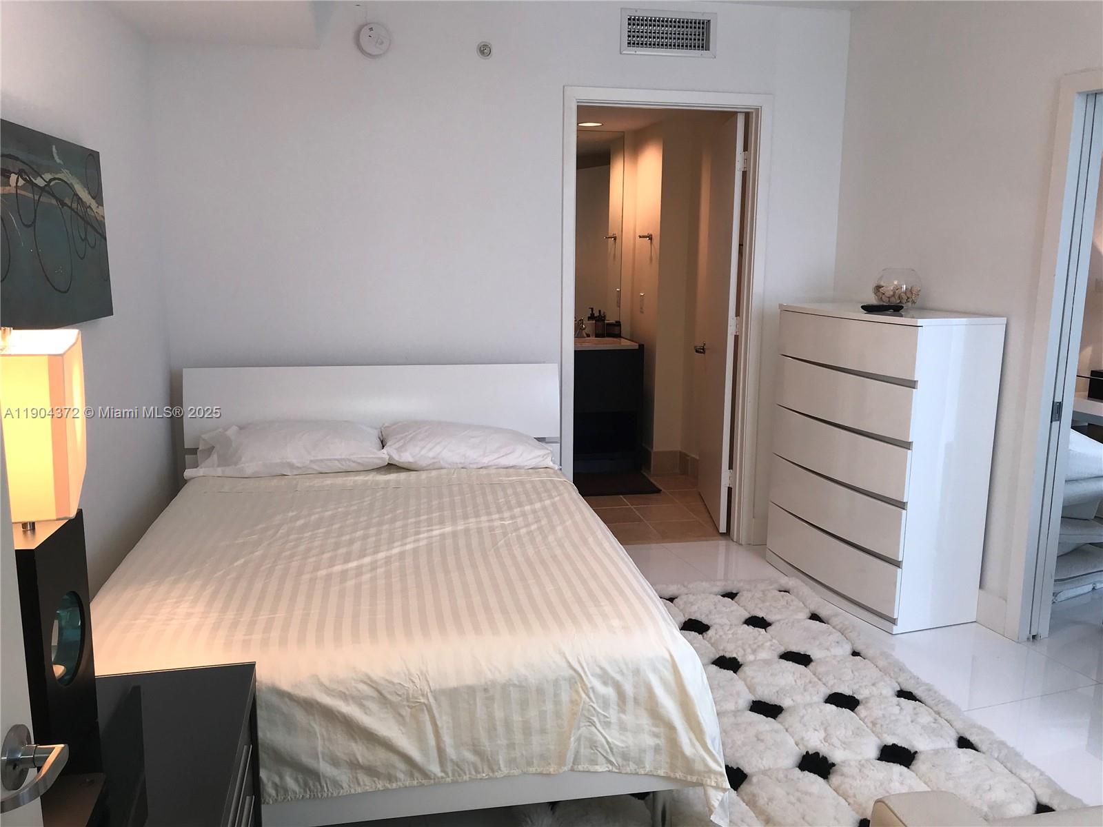 18201 Collins Ave #5104, Sunny Isles Beach FL 33160