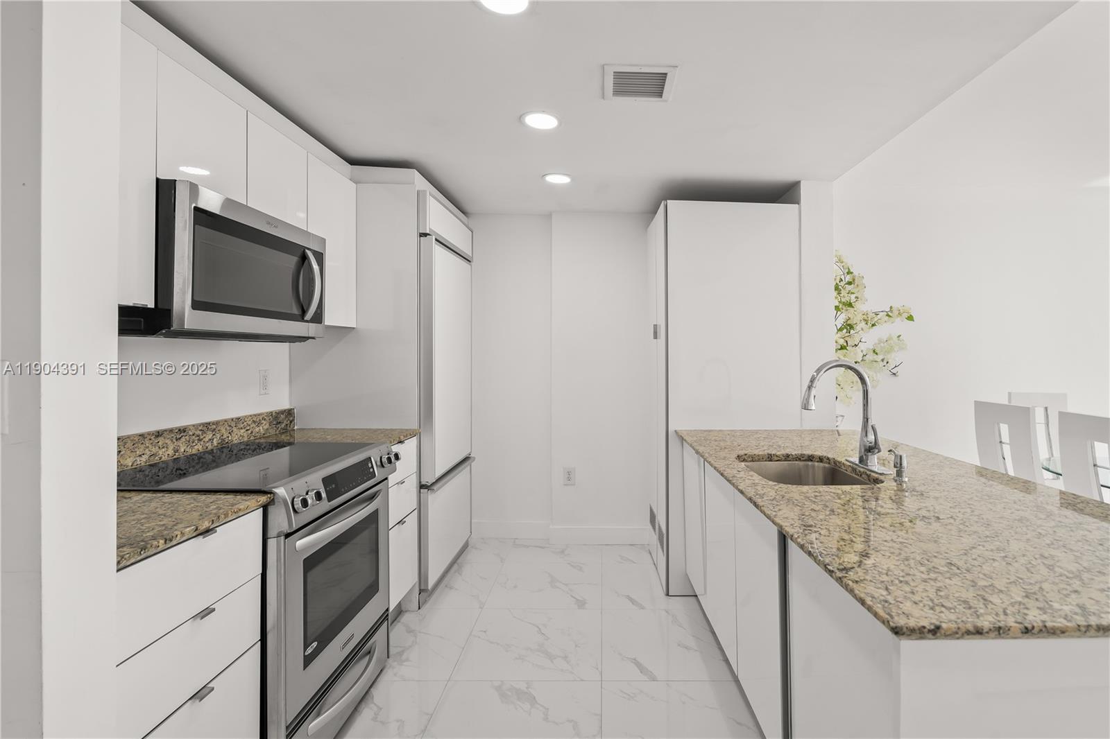 10275 COLLINS AV #514, Bal Harbour FL 33154