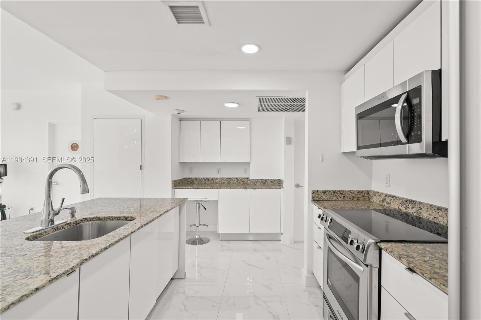 10275 COLLINS AV #514, Bal Harbour FL 33154