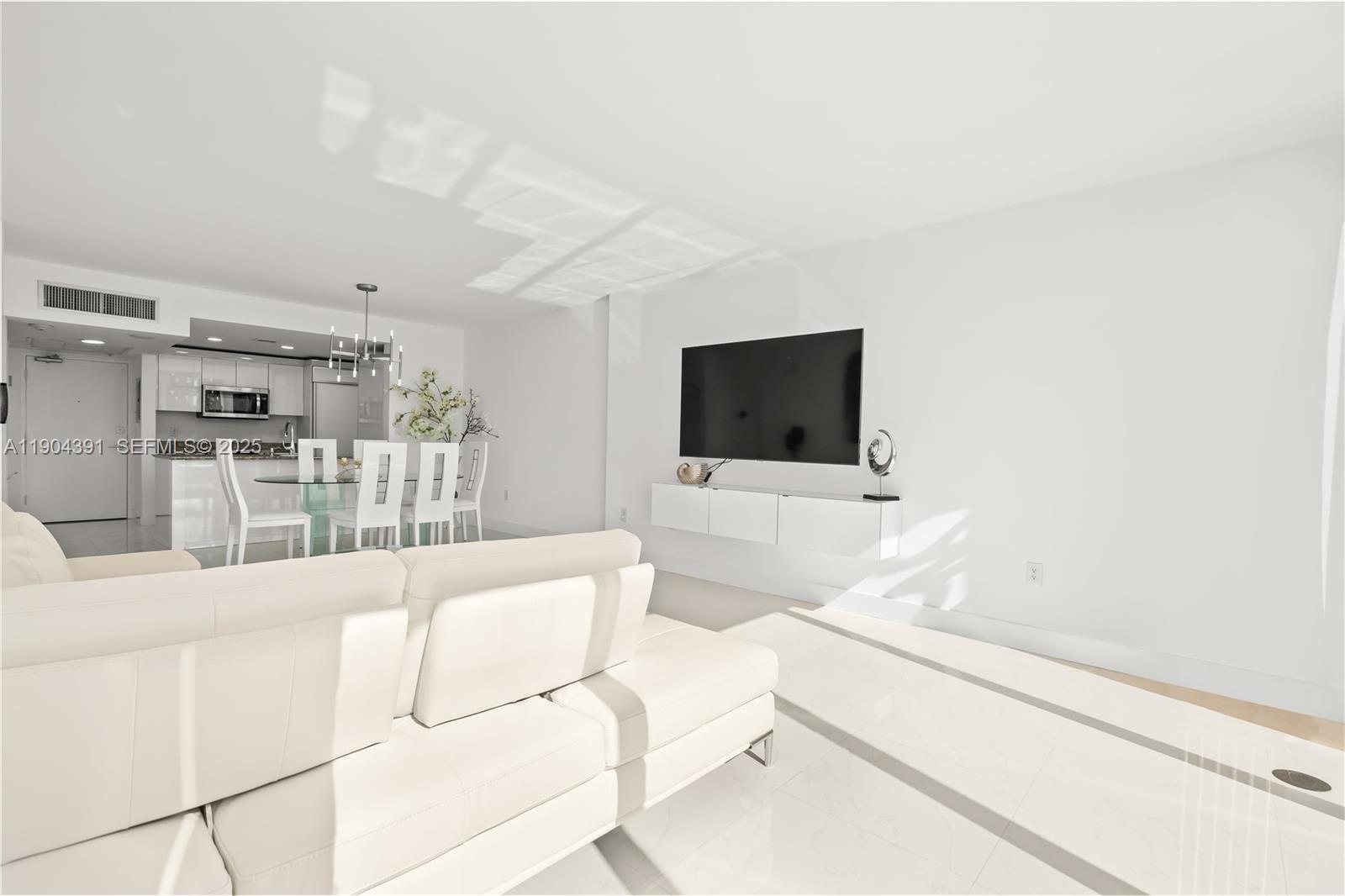 10275 COLLINS AV #514, Bal Harbour FL 33154