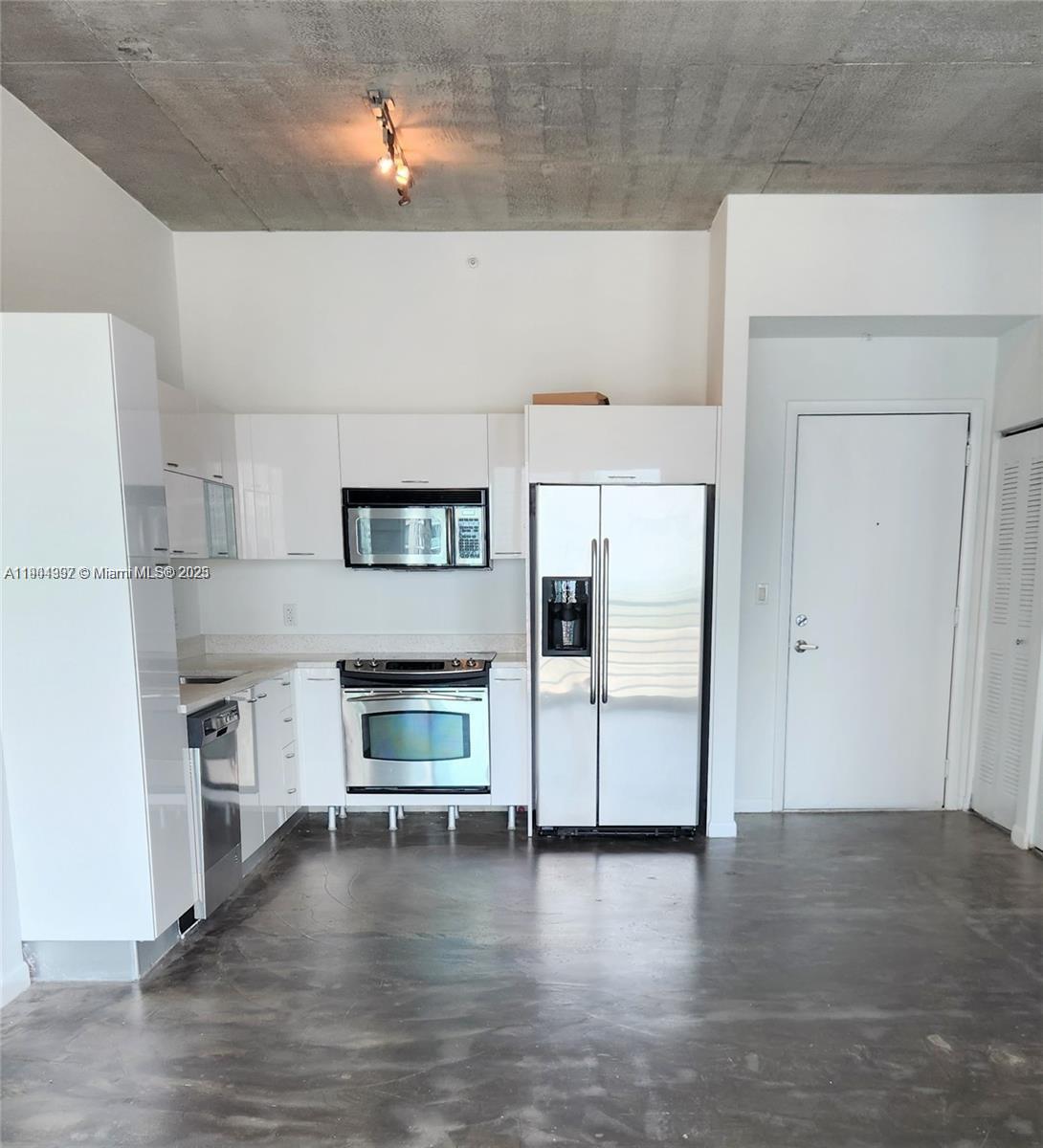 133 NE 2nd Ave #2207, Miami FL 33132