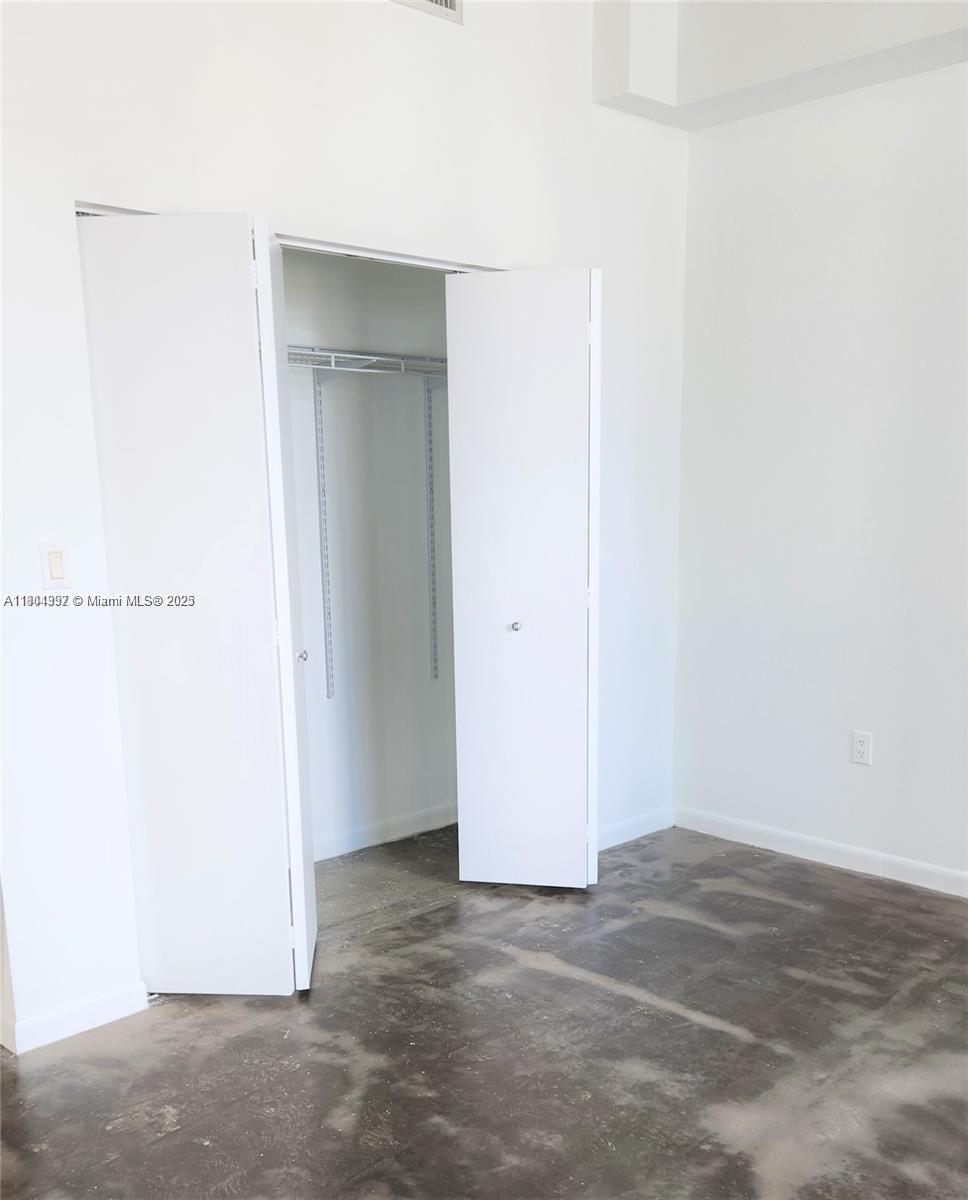 133 NE 2nd Ave #2207, Miami FL 33132