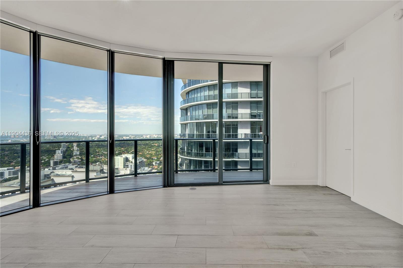 45 SW 9th St #4306, Miami FL 33130