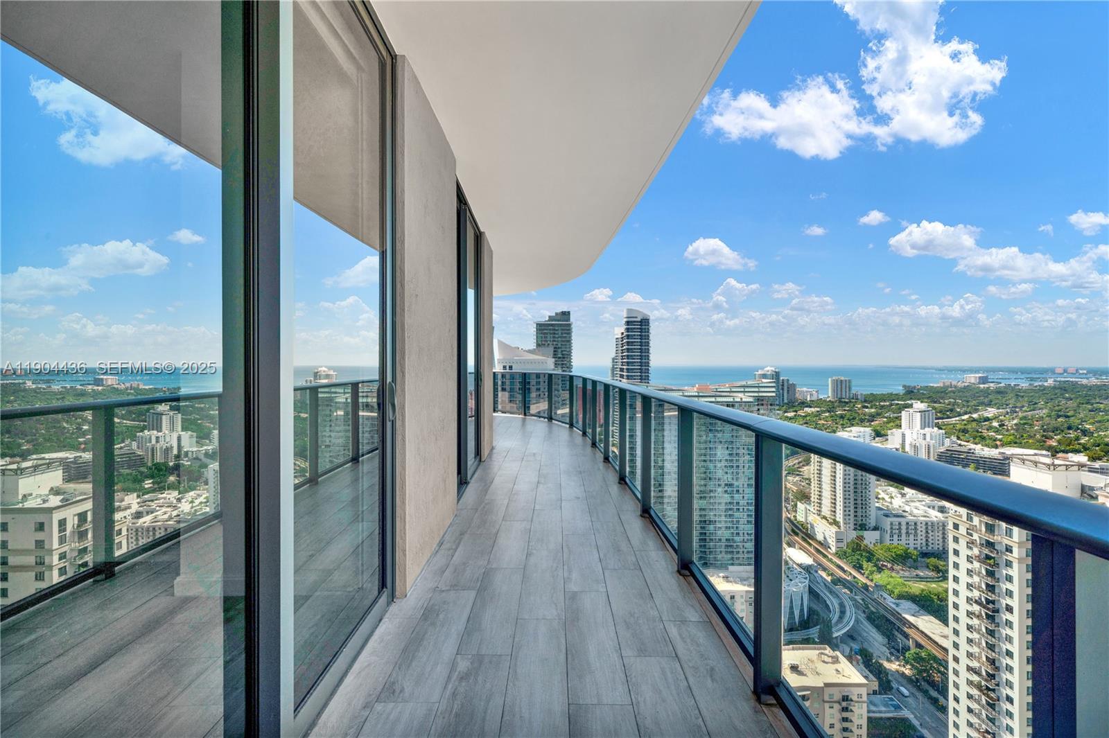 45 SW 9th St #4306, Miami FL 33130