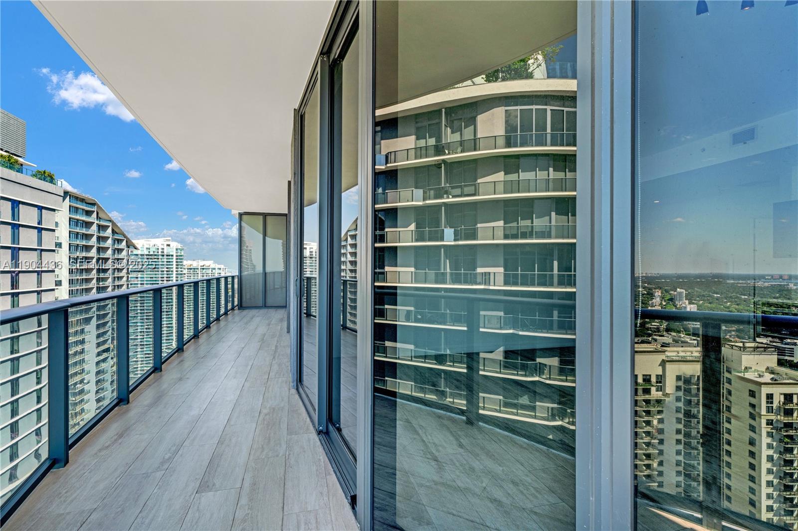 45 SW 9th St #4306, Miami FL 33130