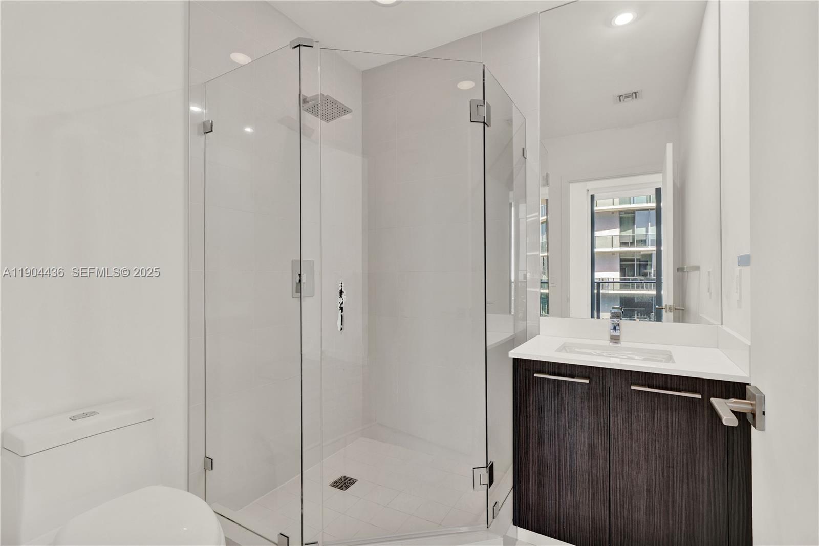 45 SW 9th St #4306, Miami FL 33130