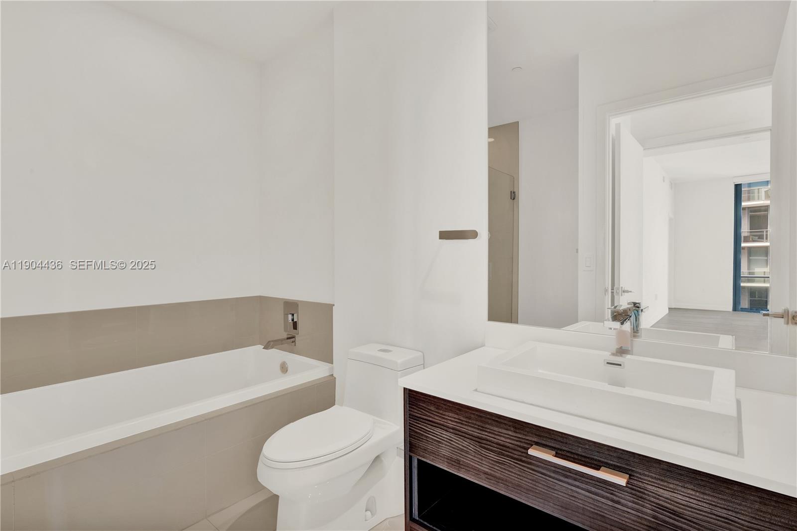 45 SW 9th St #4306, Miami FL 33130