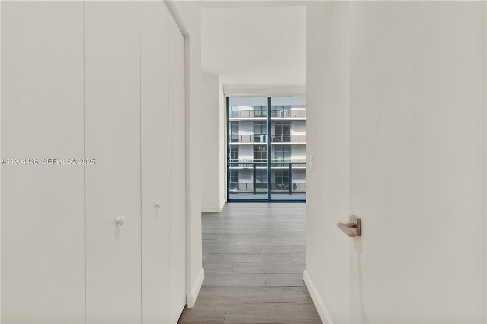 45 SW 9th St #4306, Miami FL 33130