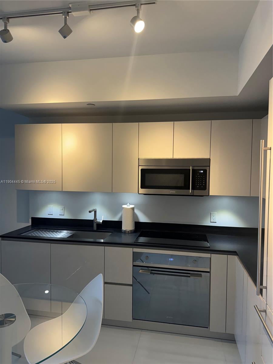 1010 Brickell Ave #2510, Miami FL 33131