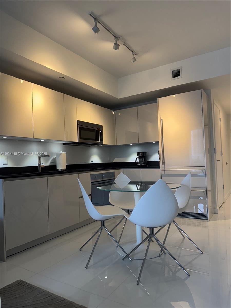 1010 Brickell Ave #2510, Miami FL 33131