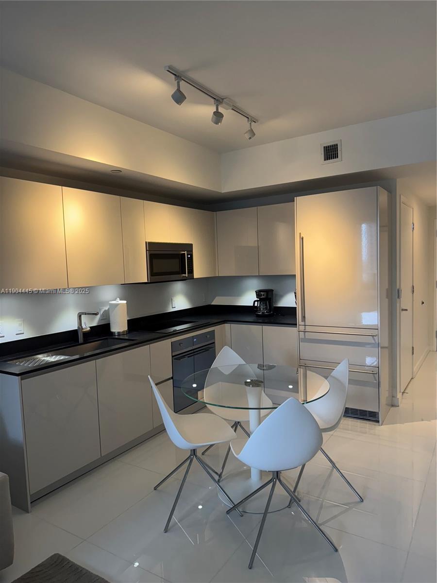 1010 Brickell Ave #2510, Miami FL 33131
