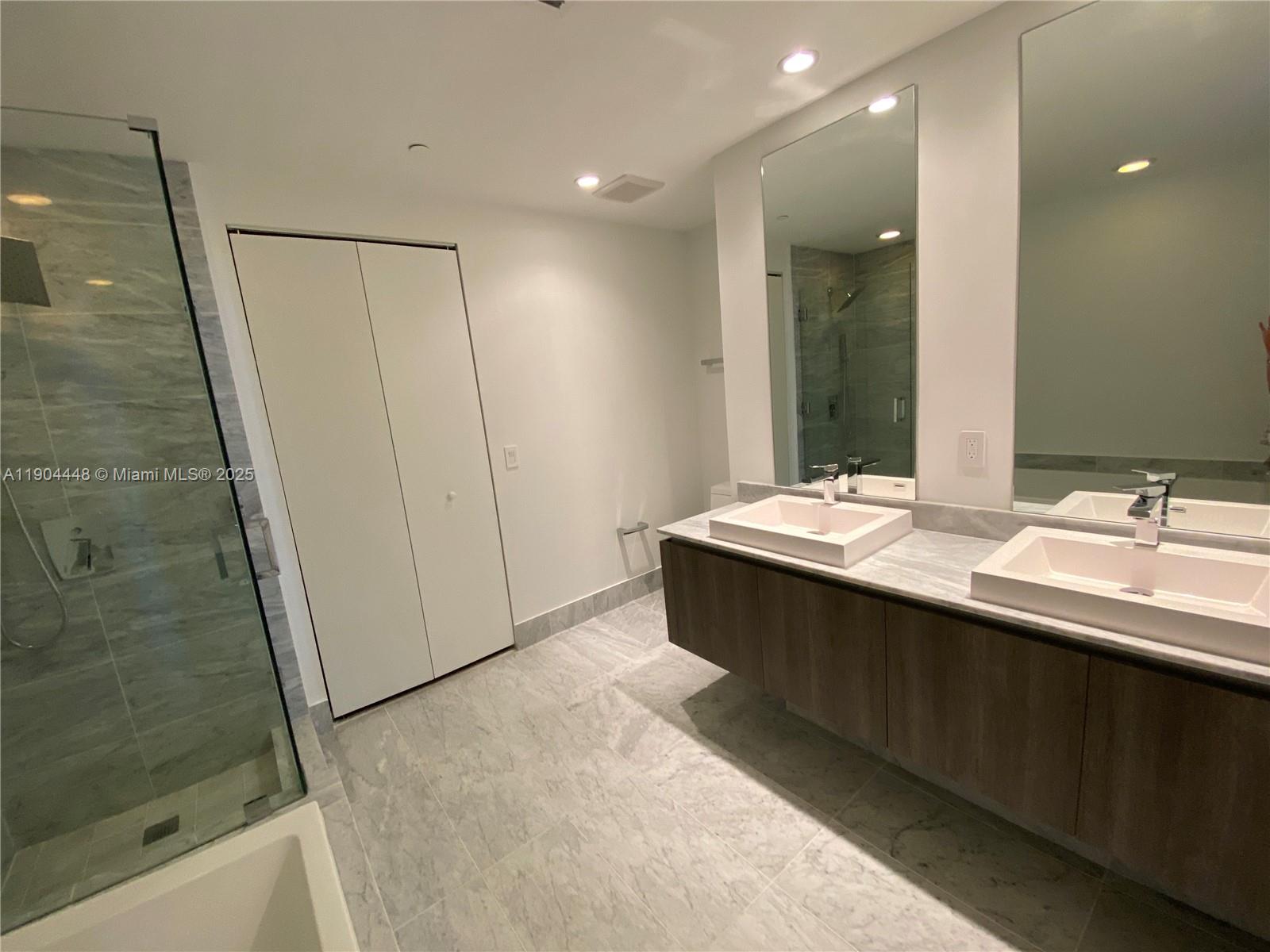 801 S Miami Ave #3410, Miami FL 33130
