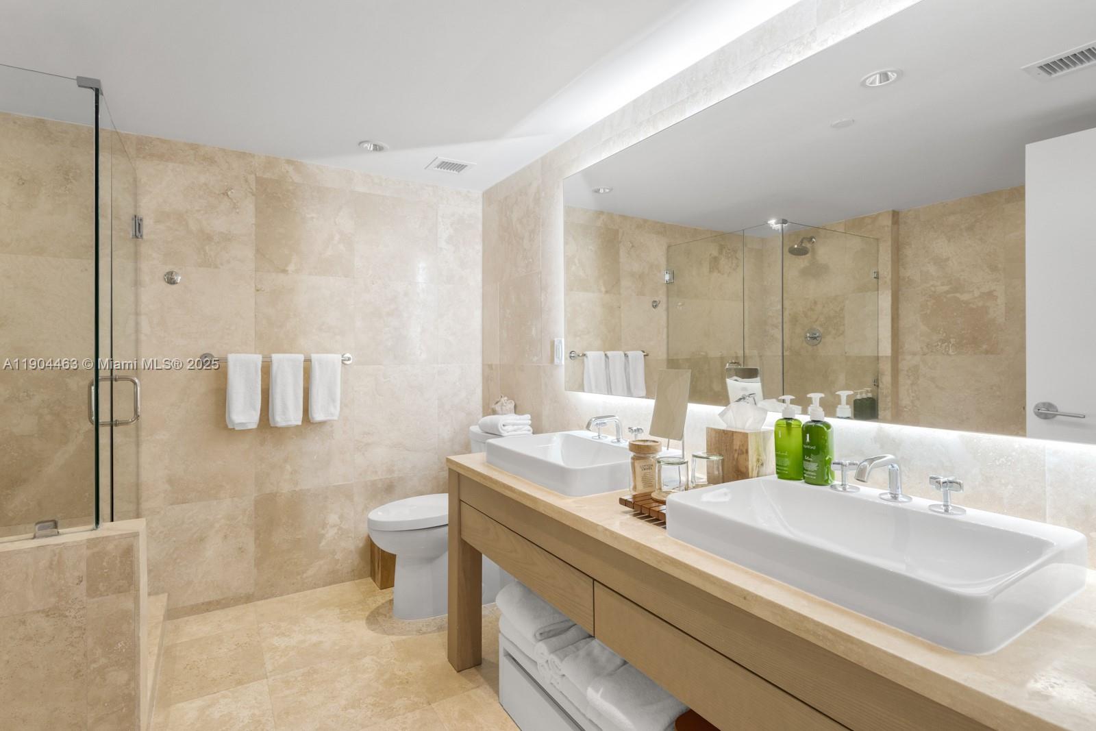 102 24th St #1519, Miami Beach FL 33139