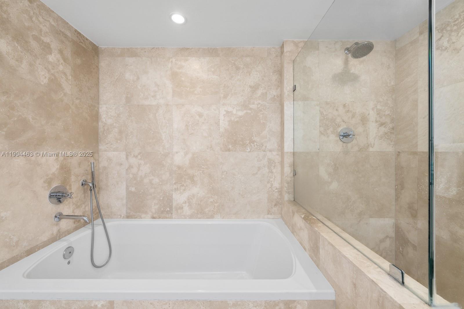 102 24th St #1519, Miami Beach FL 33139
