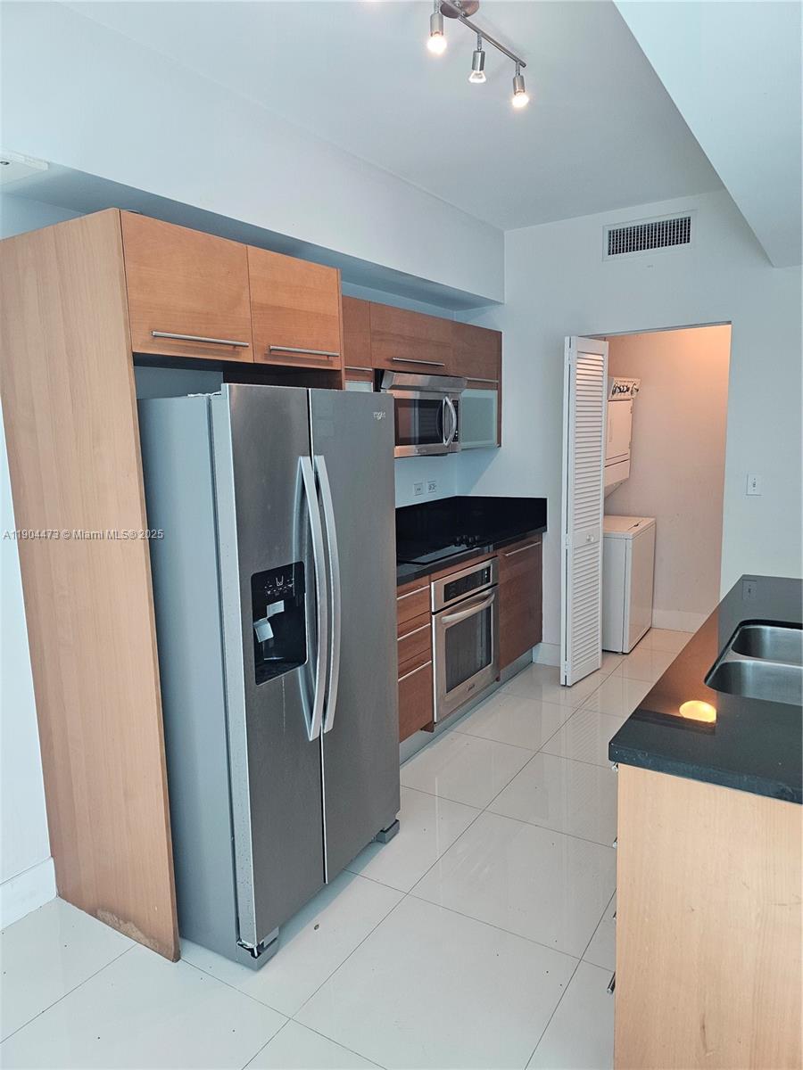 244 Biscayne Blvd #908, Miami FL 33132