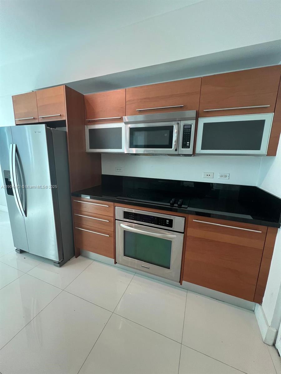 244 Biscayne Blvd #908, Miami FL 33132
