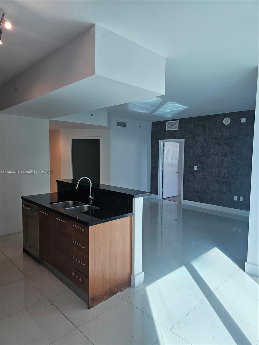 244 Biscayne Blvd #908, Miami FL 33132