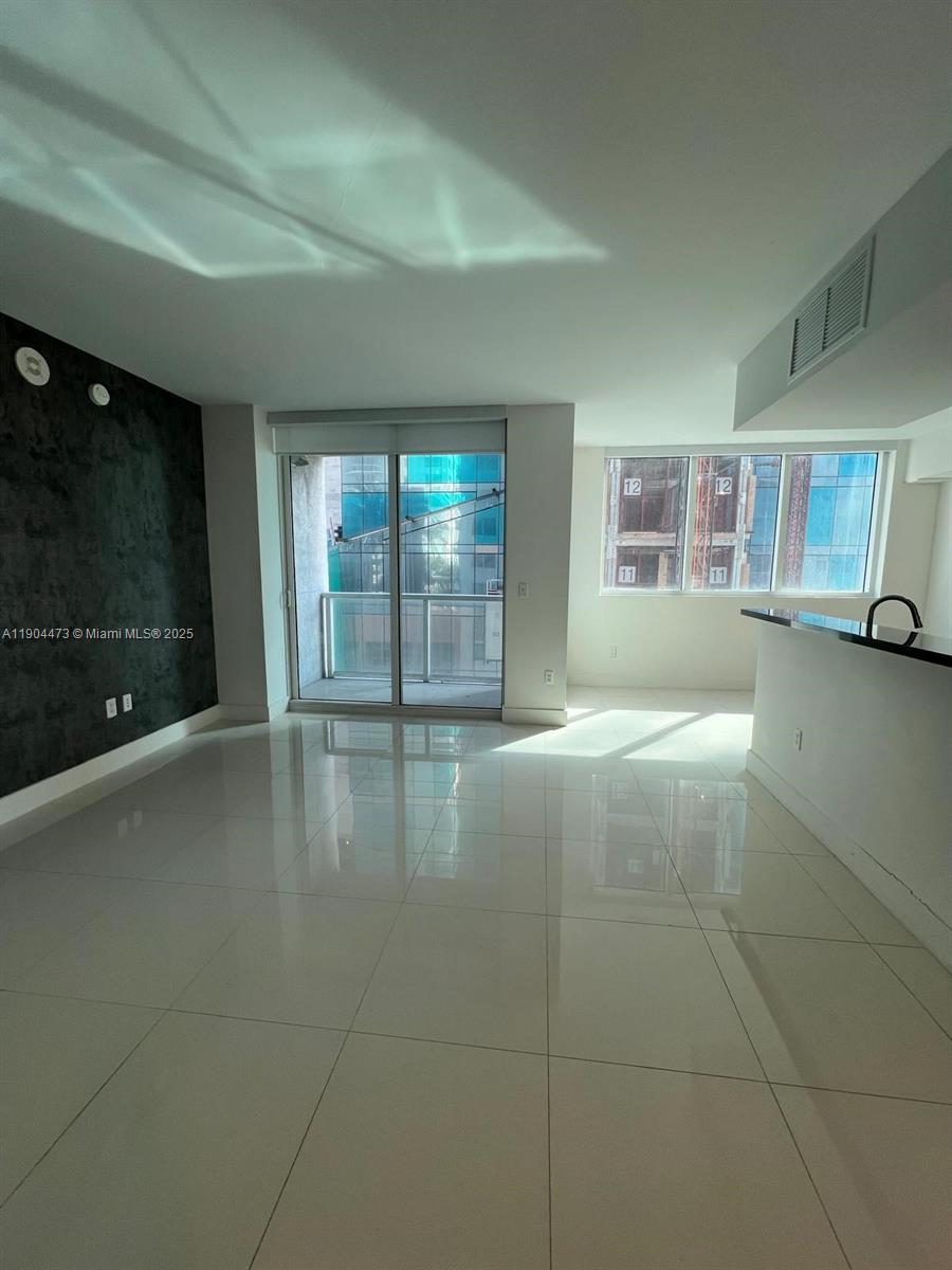 244 Biscayne Blvd #908, Miami FL 33132