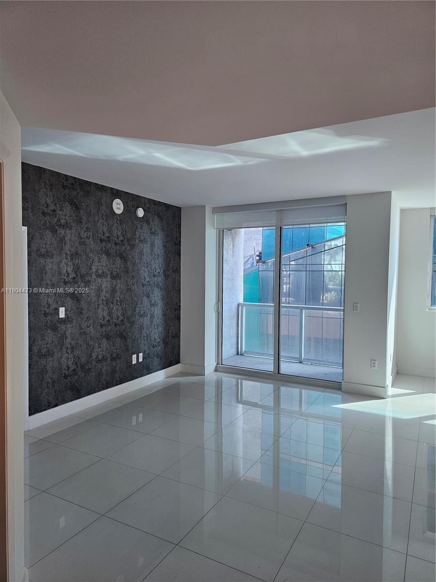 244 Biscayne Blvd #908, Miami FL 33132