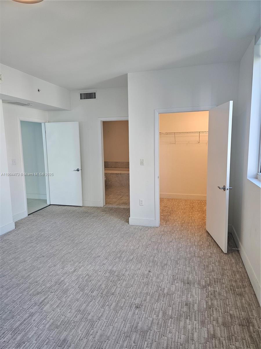 244 Biscayne Blvd #908, Miami FL 33132
