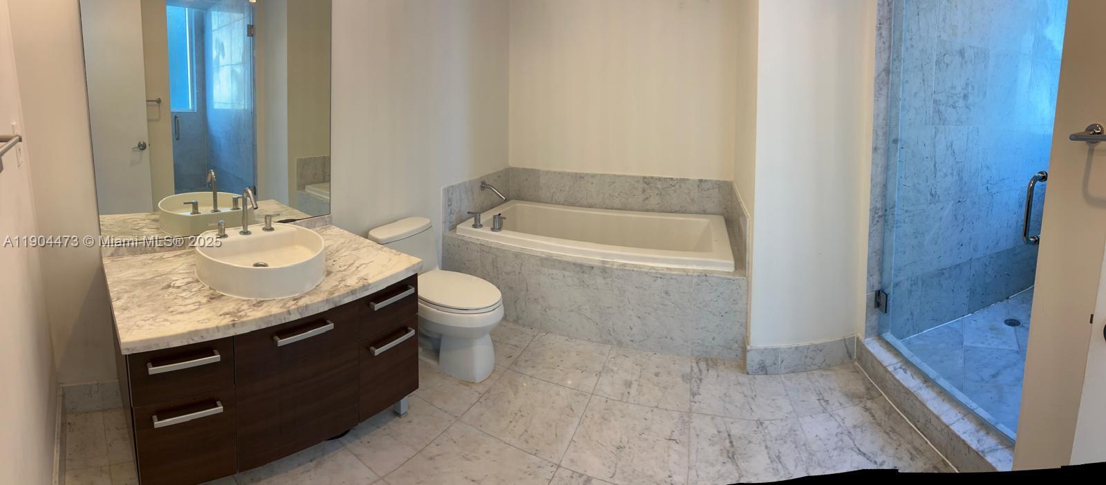 244 Biscayne Blvd #908, Miami FL 33132